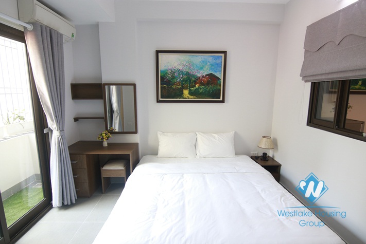 Nice apartment on Nguyen Van Huyen, Cau Giay for rent